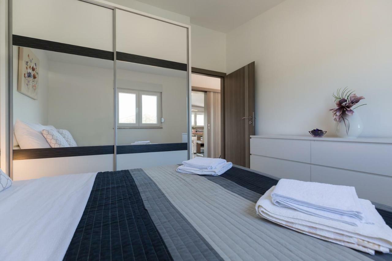 Modern And Spacious Apartment 比比涅 外观 照片